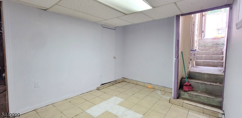 78 Van Buren St Property Photo 26