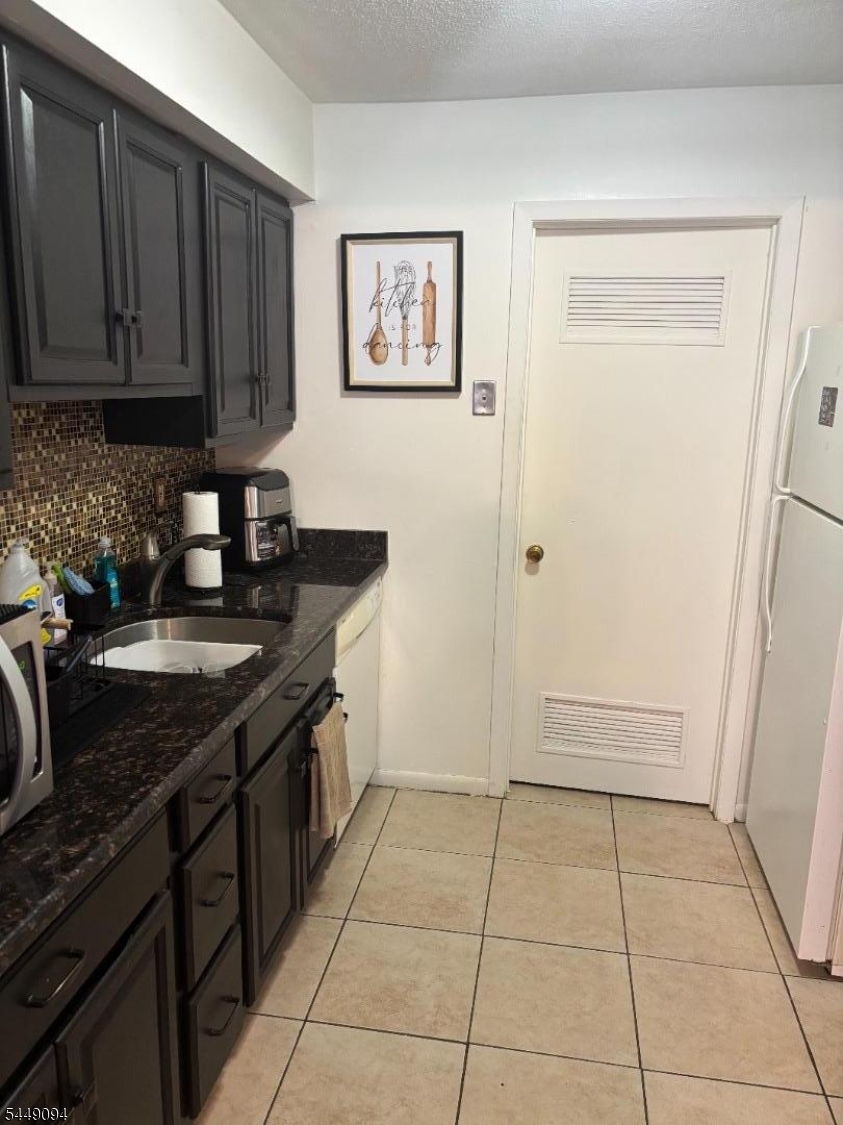 1 Arrowwood Lane Property Photo 3