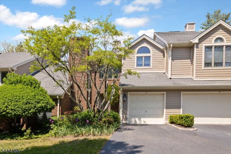 7 Lenox Ct Property Photo 1