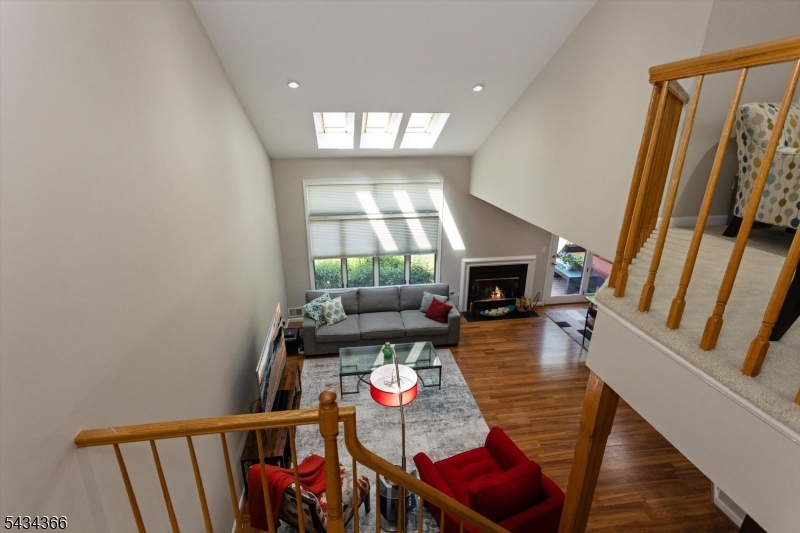 7 Lenox Ct Property Photo 6