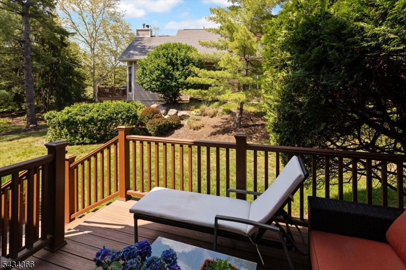 7 Lenox Ct Property Photo 11