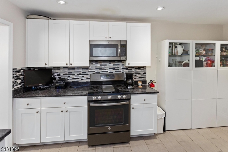 7 Lenox Ct Property Photo 14