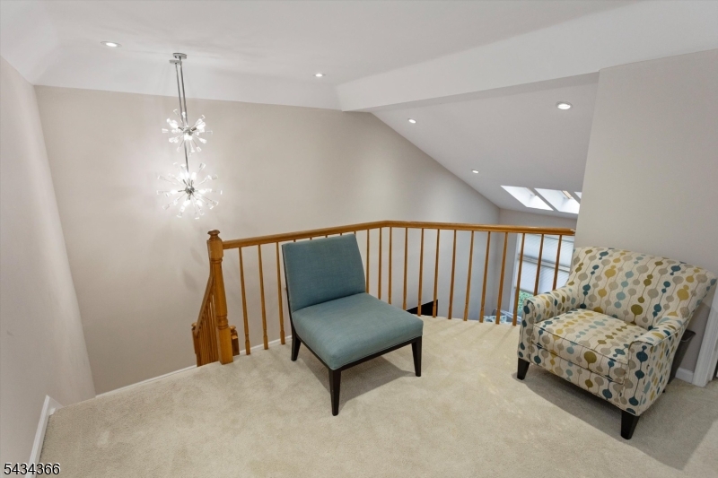 7 Lenox Ct Property Photo 17