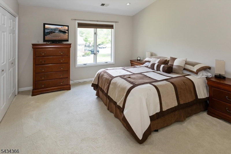 7 Lenox Ct Property Photo 24