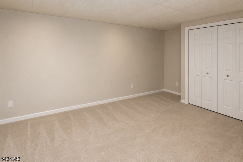 7 Lenox Ct Property Photo 26
