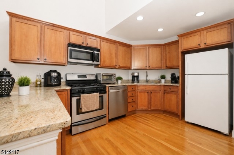 20 Mountain Ave 4 Property Photo 9