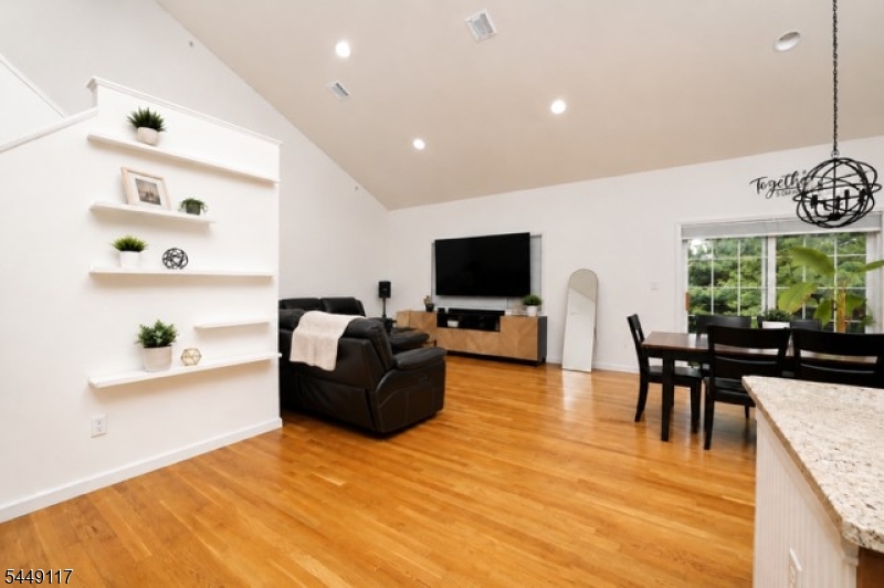20 Mountain Ave 4 Property Photo 10