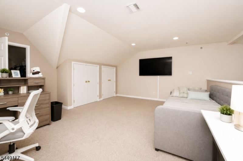 20 Mountain Ave 4 Property Photo 13