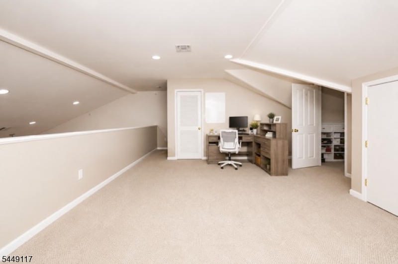 20 Mountain Ave 4 Property Photo 14