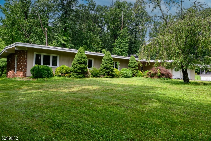 35 Glenwood Dr Property Photo 1