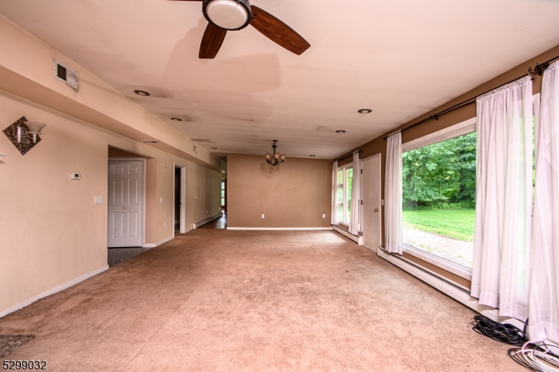 35 Glenwood Dr Property Photo 9