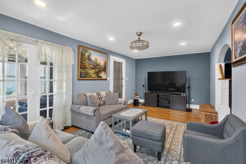 1501 Rose Ter Property Photo 1