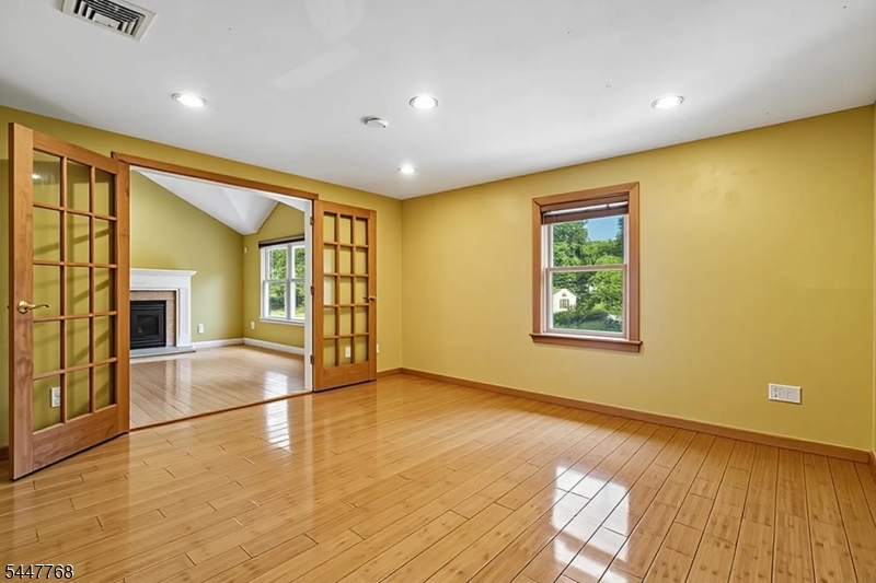 328 Hillside Ave Property Photo 18