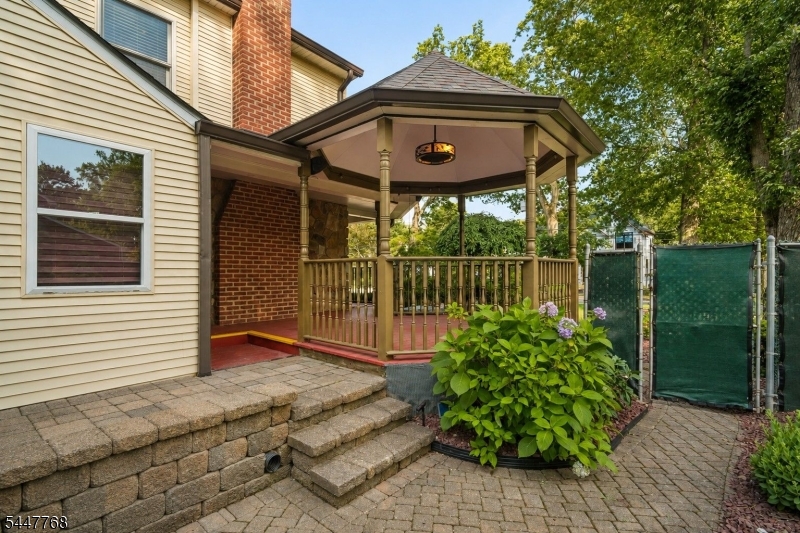 328 Hillside Ave Property Photo 31