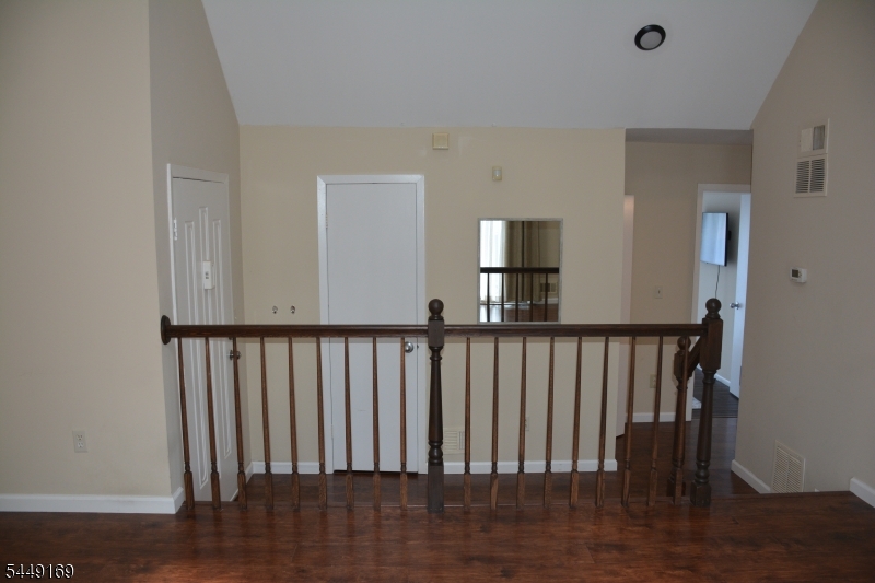 1306 Spruce Hills Dr Property Photo 4