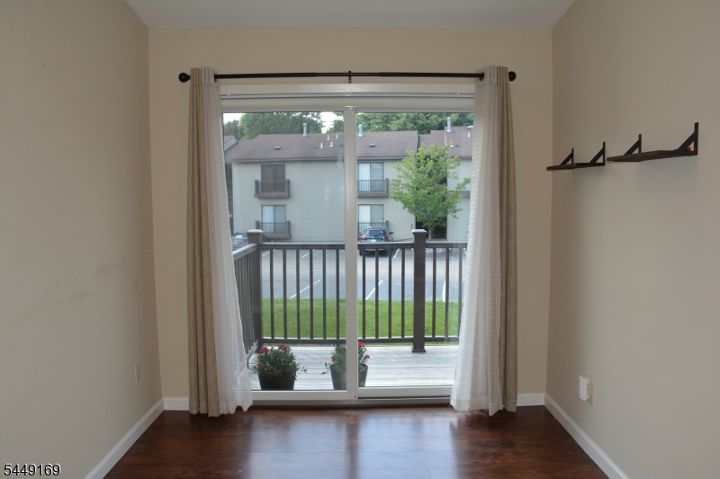 1306 Spruce Hills Dr Property Photo 9
