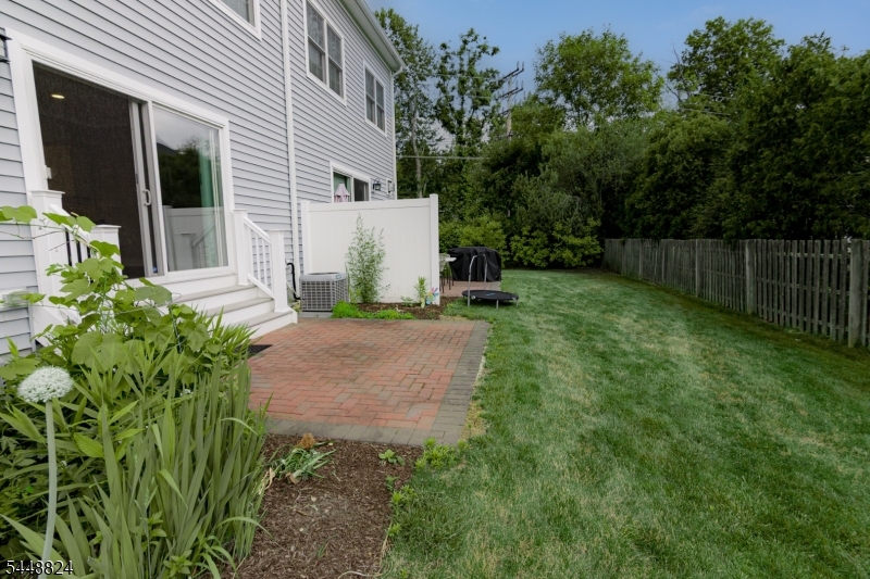 14 Clover Ct Property Photo 3