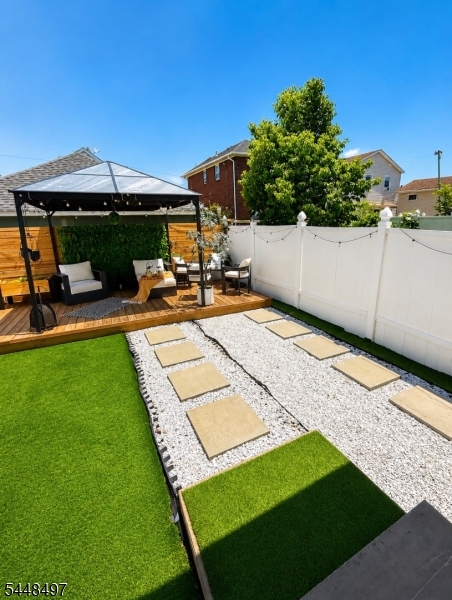 76 Heald St Property Photo 11