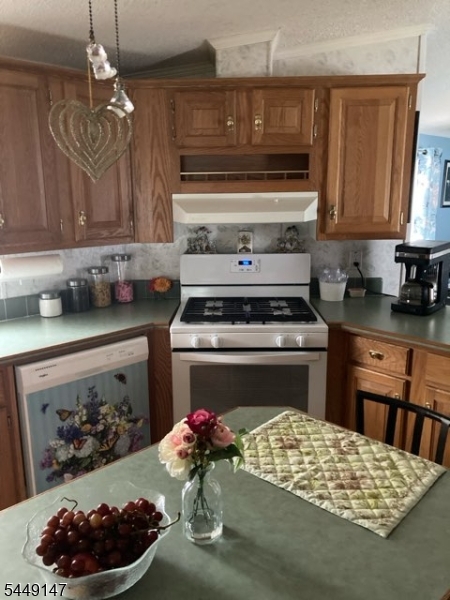 504 Kenbury Property Photo 2