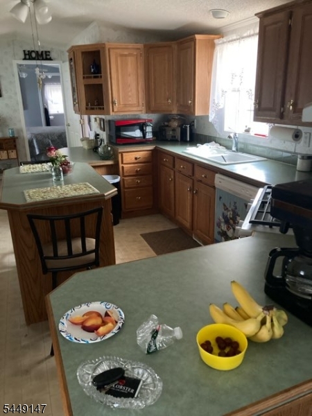 504 Kenbury Property Photo 4