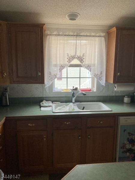 504 Kenbury Property Photo 5