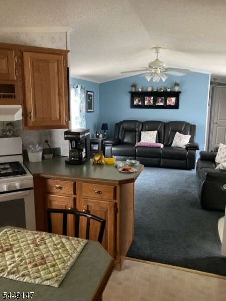504 Kenbury Property Photo 7