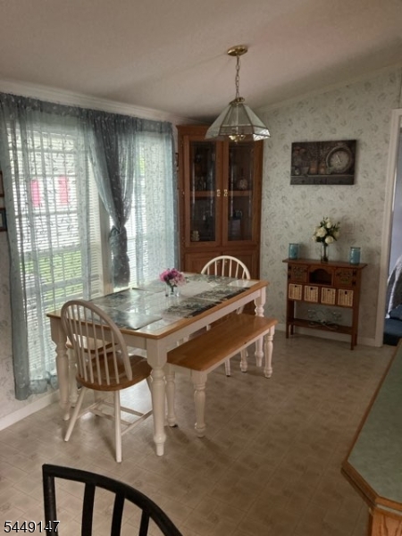 504 Kenbury Property Photo 9