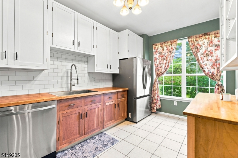 9 Gallop Ln Property Photo 11