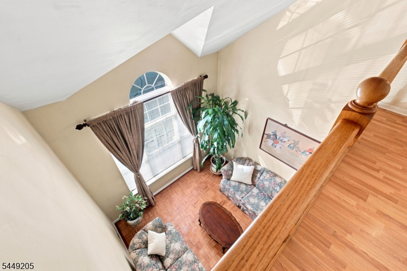 9 Gallop Ln Property Photo 13