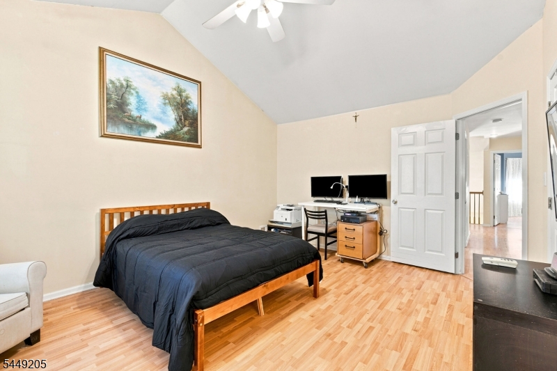 9 Gallop Ln Property Photo 14