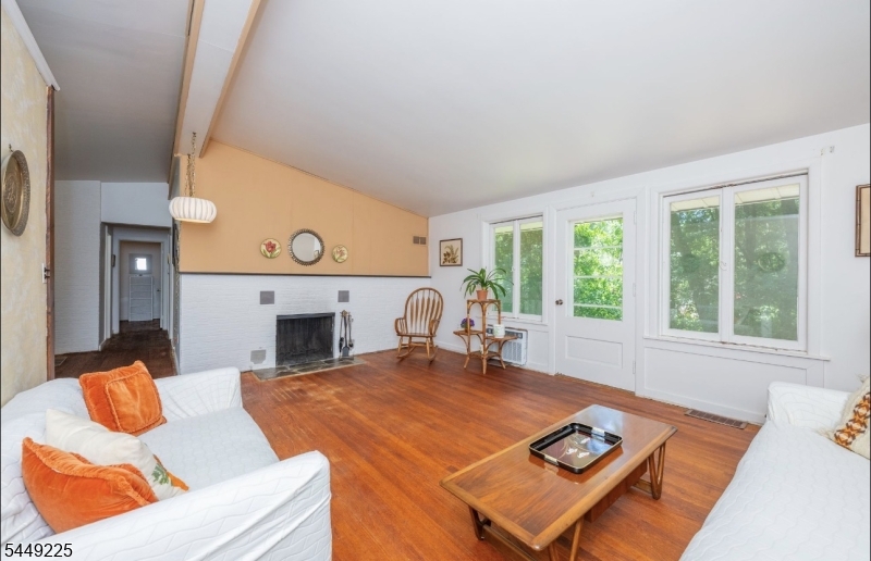 53 Old Wood Rd Property Photo 18
