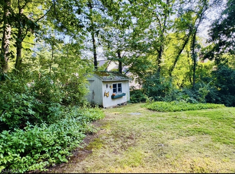 53 Old Wood Rd Property Photo 32