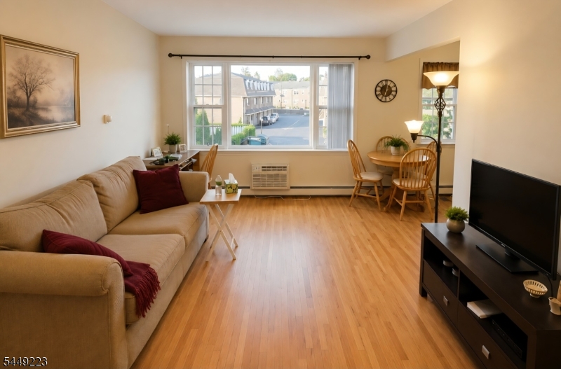 605 Grove St E4 Property Photo 1