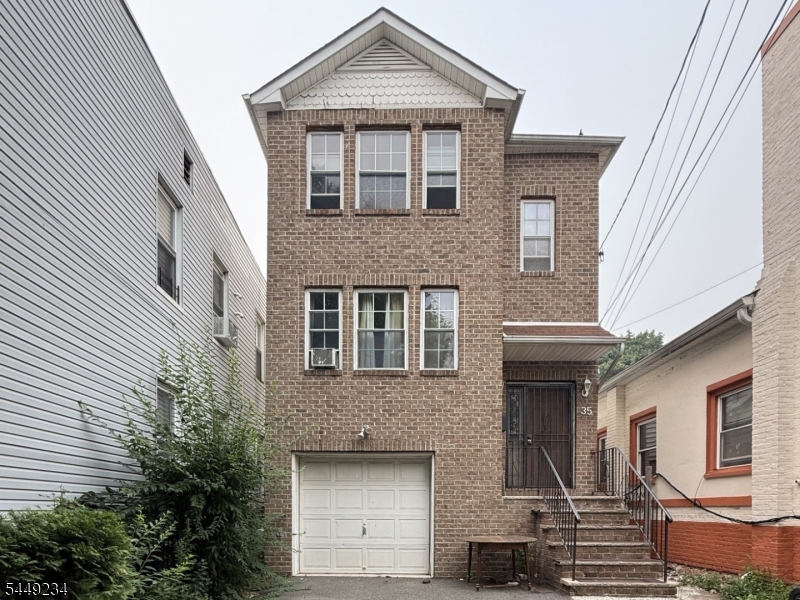 35 Tillinghast St Property Photo 1