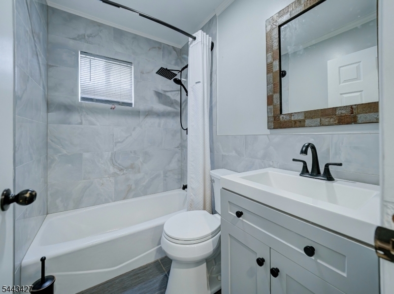 418 Harrison Ave Property Photo 18