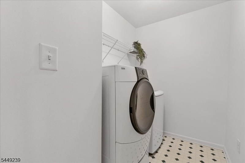 75 Truman Ave Property Photo 19