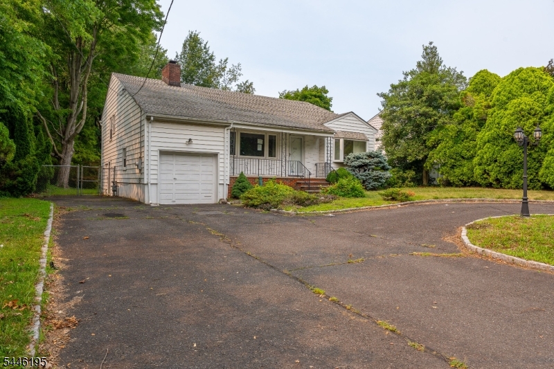 1598 Springfield Ave (1600) Property Photo 2
