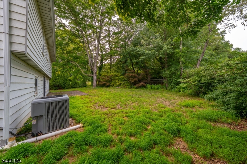 1598 Springfield Ave (1600) Property Photo 8