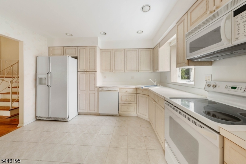 1598 Springfield Ave (1600) Property Photo 10