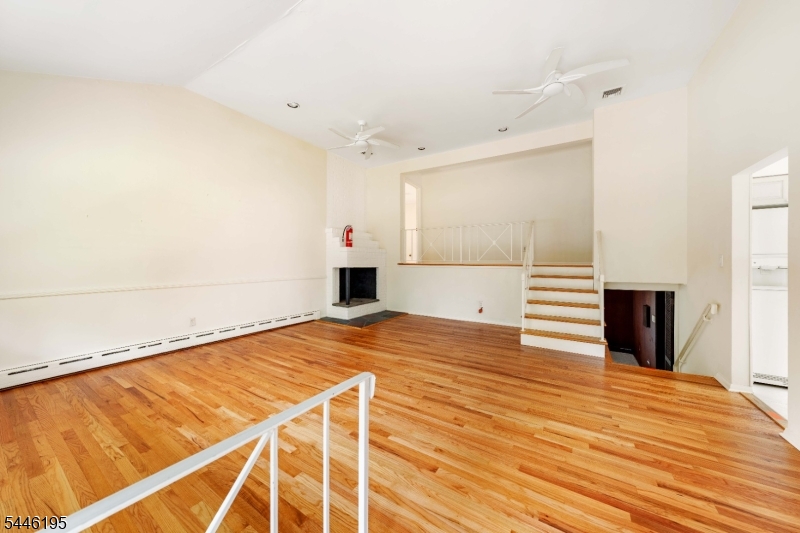 1598 Springfield Ave (1600) Property Photo 12