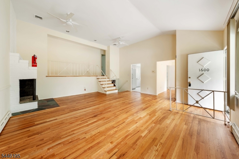 1598 Springfield Ave (1600) Property Photo 13