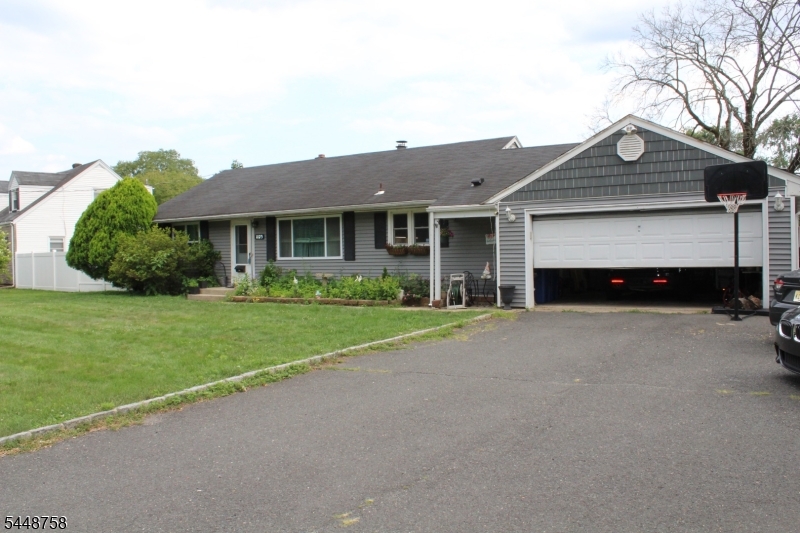 1123 Dukes Pkwy Property Photo 1