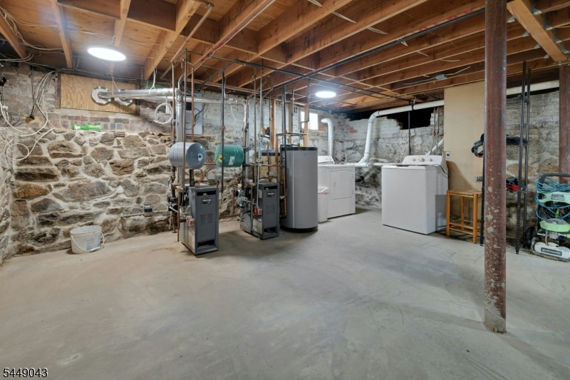 96 Macculloch Ave Property Photo 4