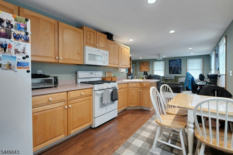 96 Macculloch Ave Property Photo 8