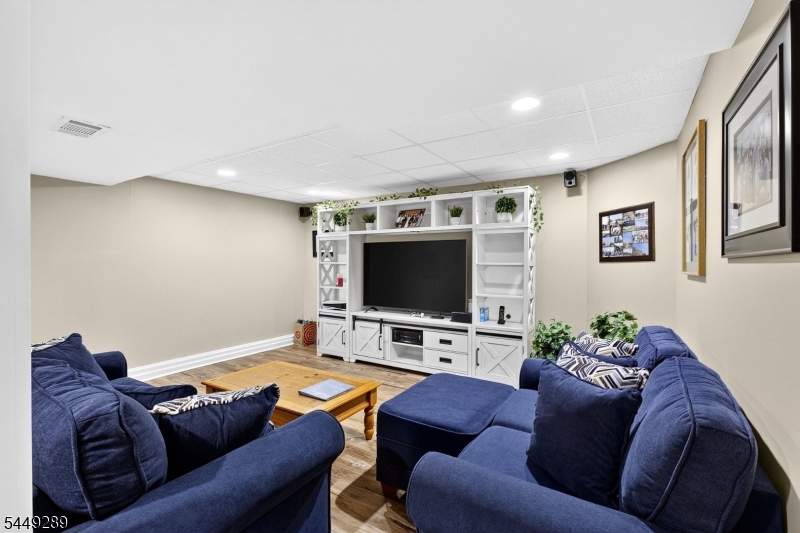 1 Stearns Ter Property Photo 26