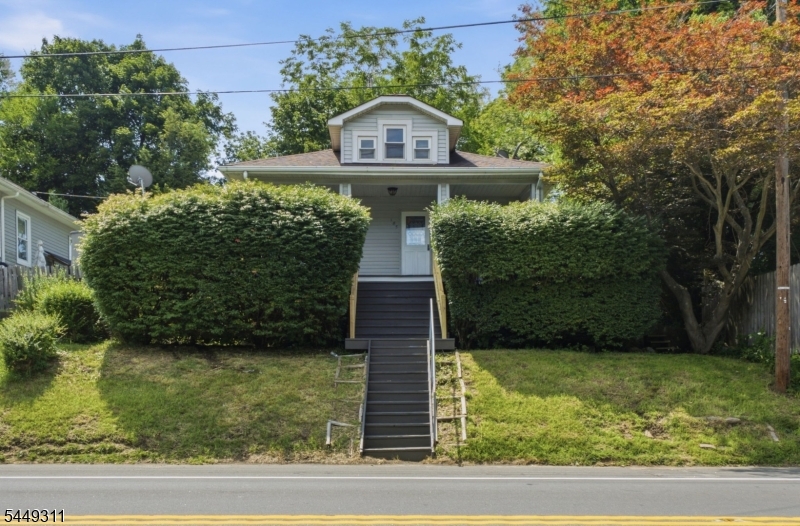 185 Main St Property Photo 1
