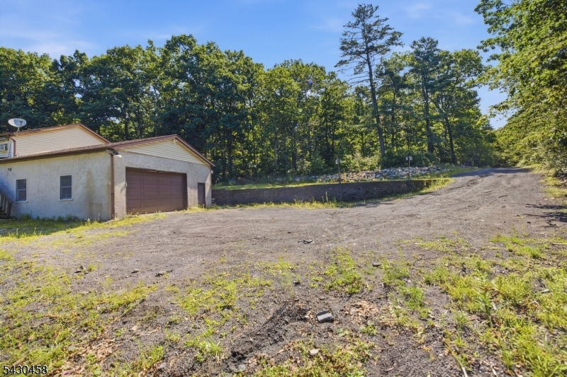 113 Deckertown Tpke Property Photo 40
