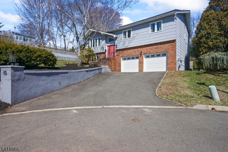 15 Wanda Ct Property Photo 3