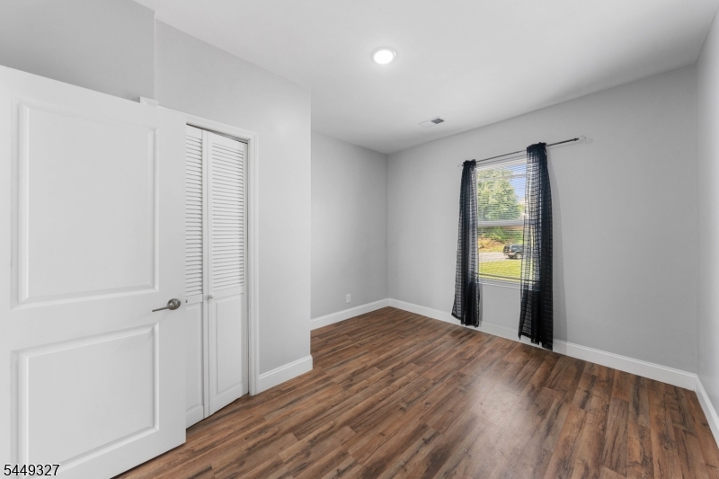 476 Bloy St Property Photo 16