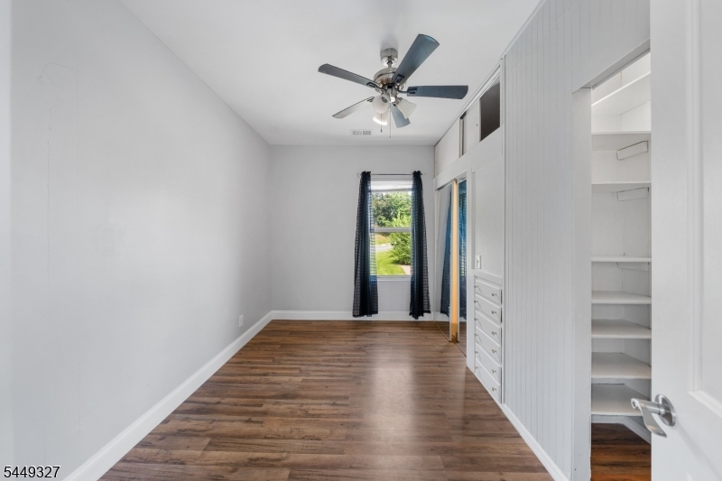 476 Bloy St Property Photo 17